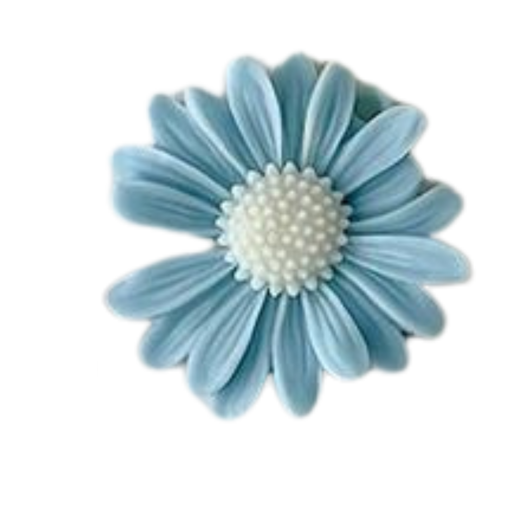 The Daisy Candle - by the Alchemist